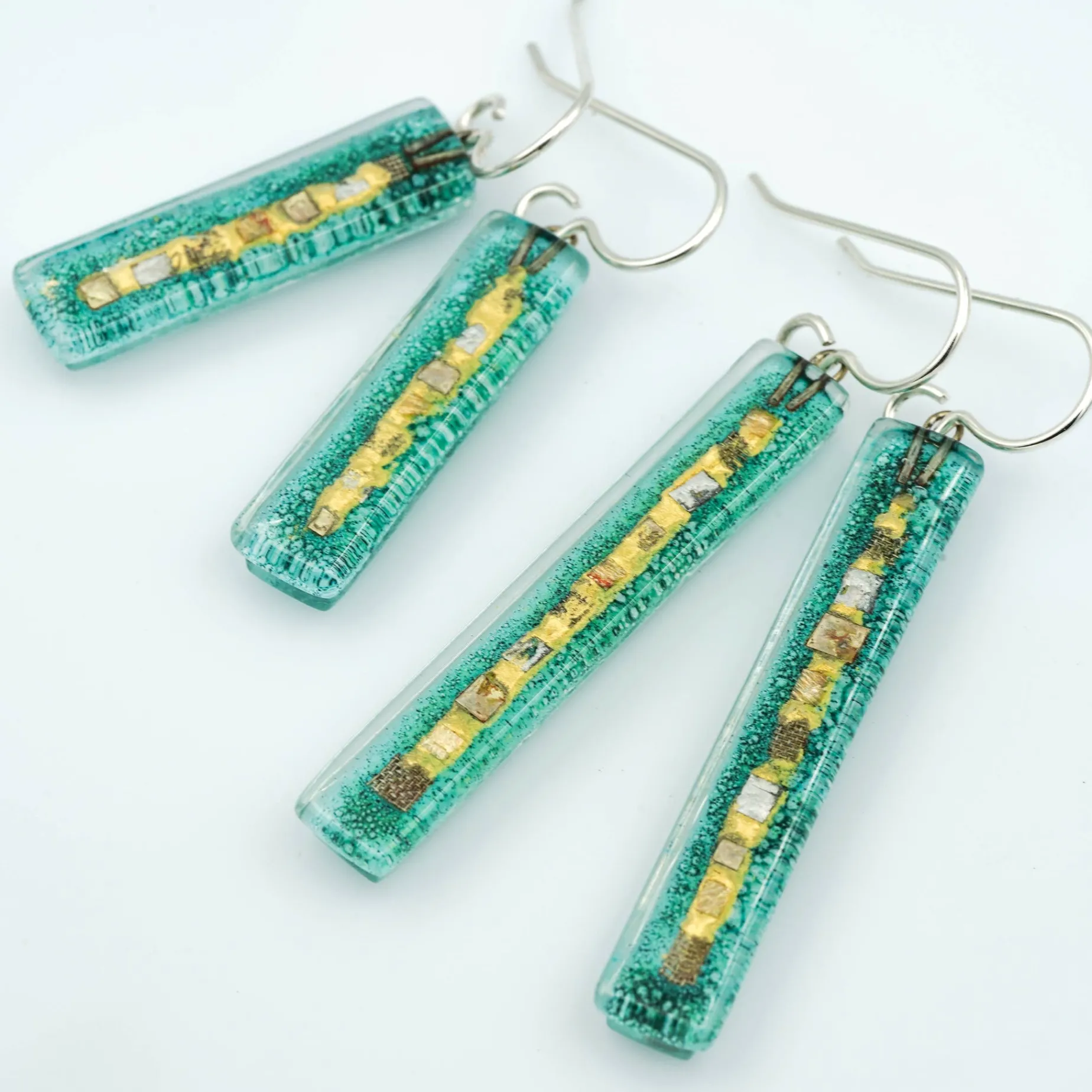 aqua_golden_phase_bar_ear_1.webp Aqua Golden Phase Bar Earrings