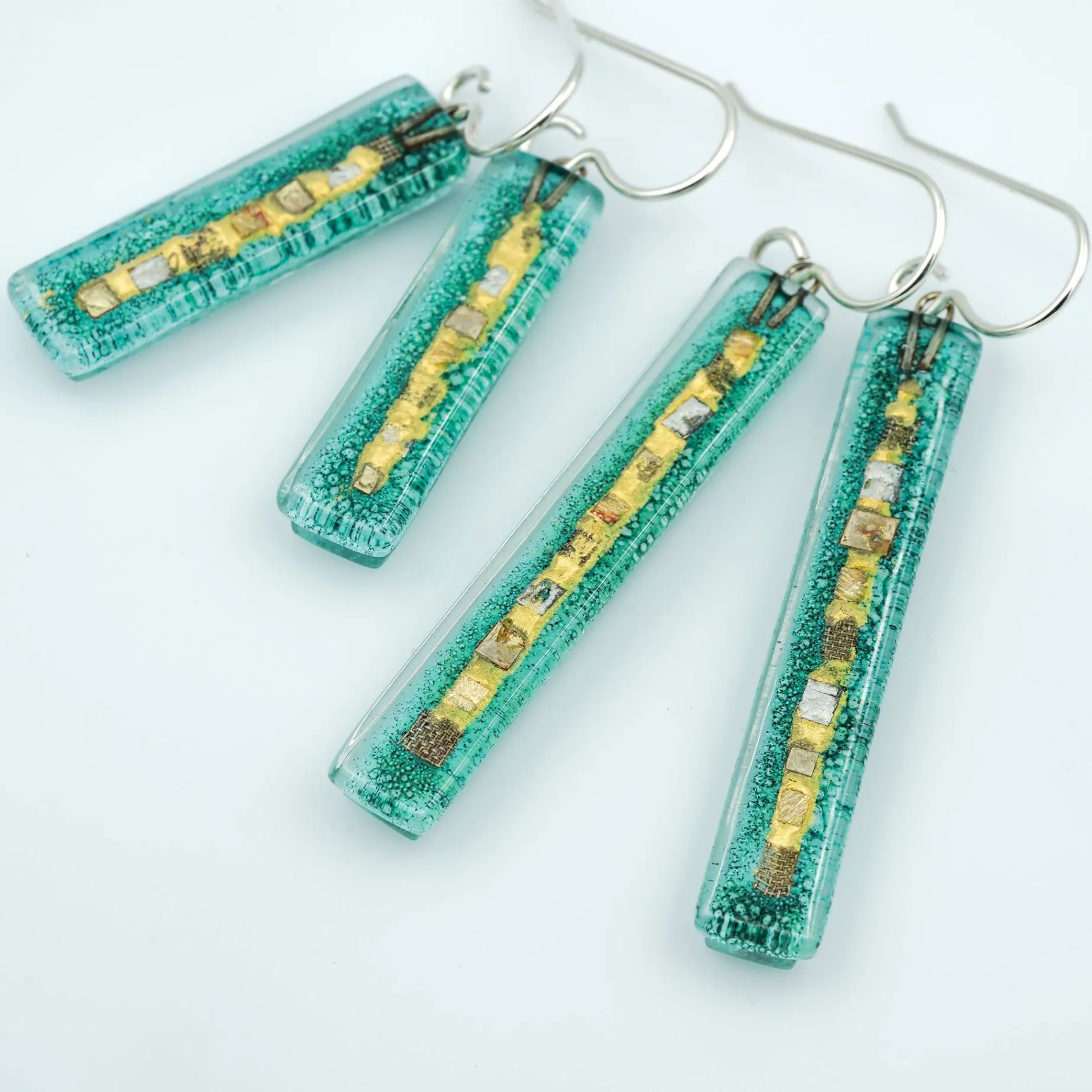aqua_golden_phase_bar_ear_5.webp Aqua Golden Phase Bar Earrings